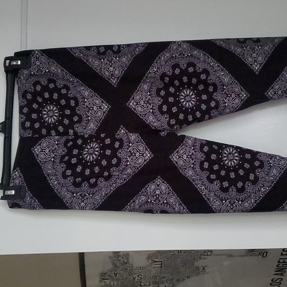 Viv Collection women's high waisted print leggings - Picture 6 of 13